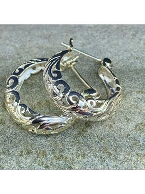 Filigree silver small hoop post earrings new classic minimalist silver plated